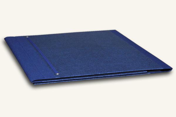 Sheet music folder without plastic made by hand in a sustainable way by spelling blue